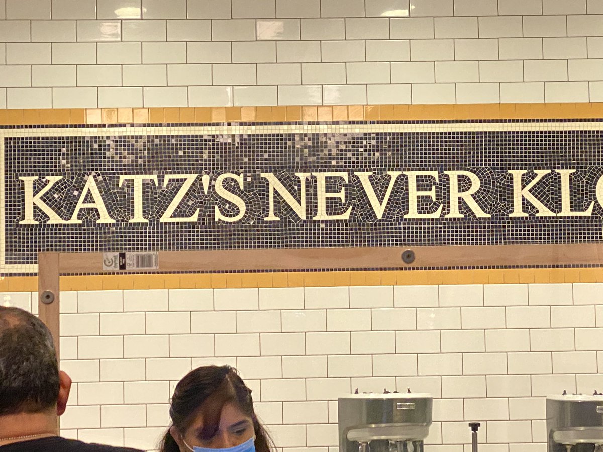 SeanTPendergast's tweet photo. #SPTakeoutChallenge Day 31 ... got a late start tonight, so we needed somewhere that NEVER CLOSES! Enter @KatzsDeli in Montrose! Cheesecake shake baybeee ... look to the cookie! If you can, support our restaurants.. #DedicatedToHouston https://t.co/Zd7x3GhrE4