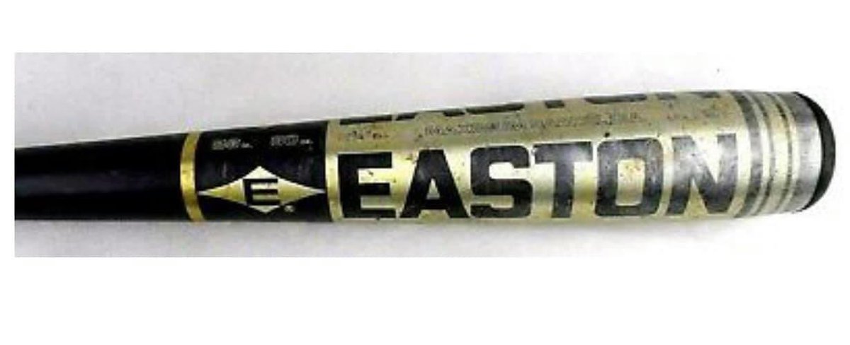 Wall_BaseBall's tweet photo. For all the youngsters.  This is what your coaches used back in the day.  The Easton Black Magic was the best money could buy. https://t.co/ziaUoUD78T