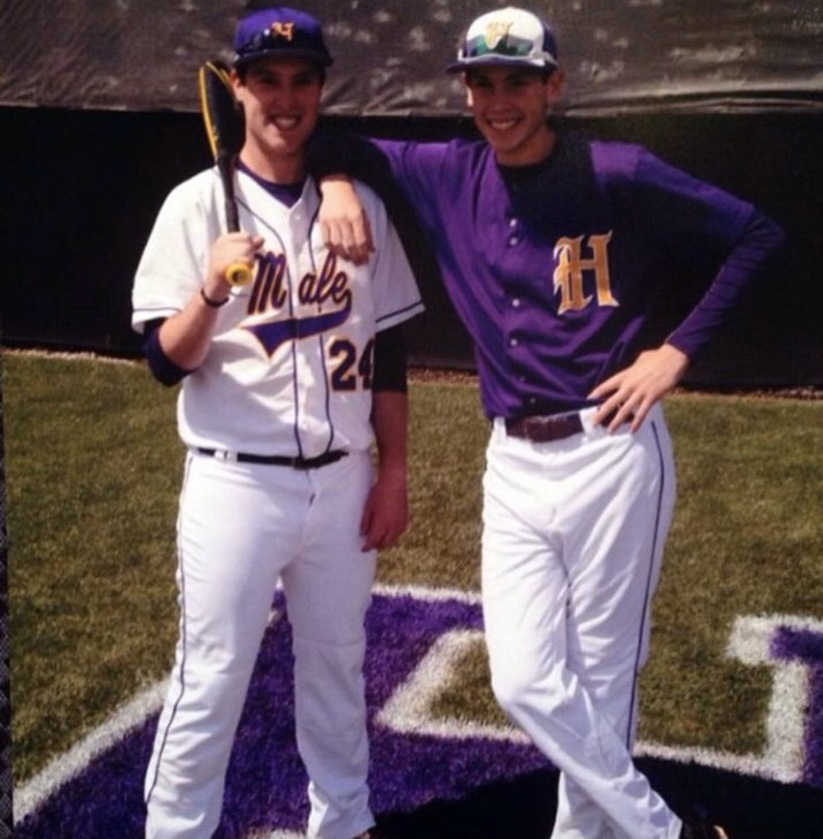 hogan_brownley's tweet photo. Nothing quite like wearing the purple and goldโผ๏ธ๐ฏ๐ค๐ผ #ForTheFamilyFriday #ForTheH https://t.co/7Z6x1Ir1LO