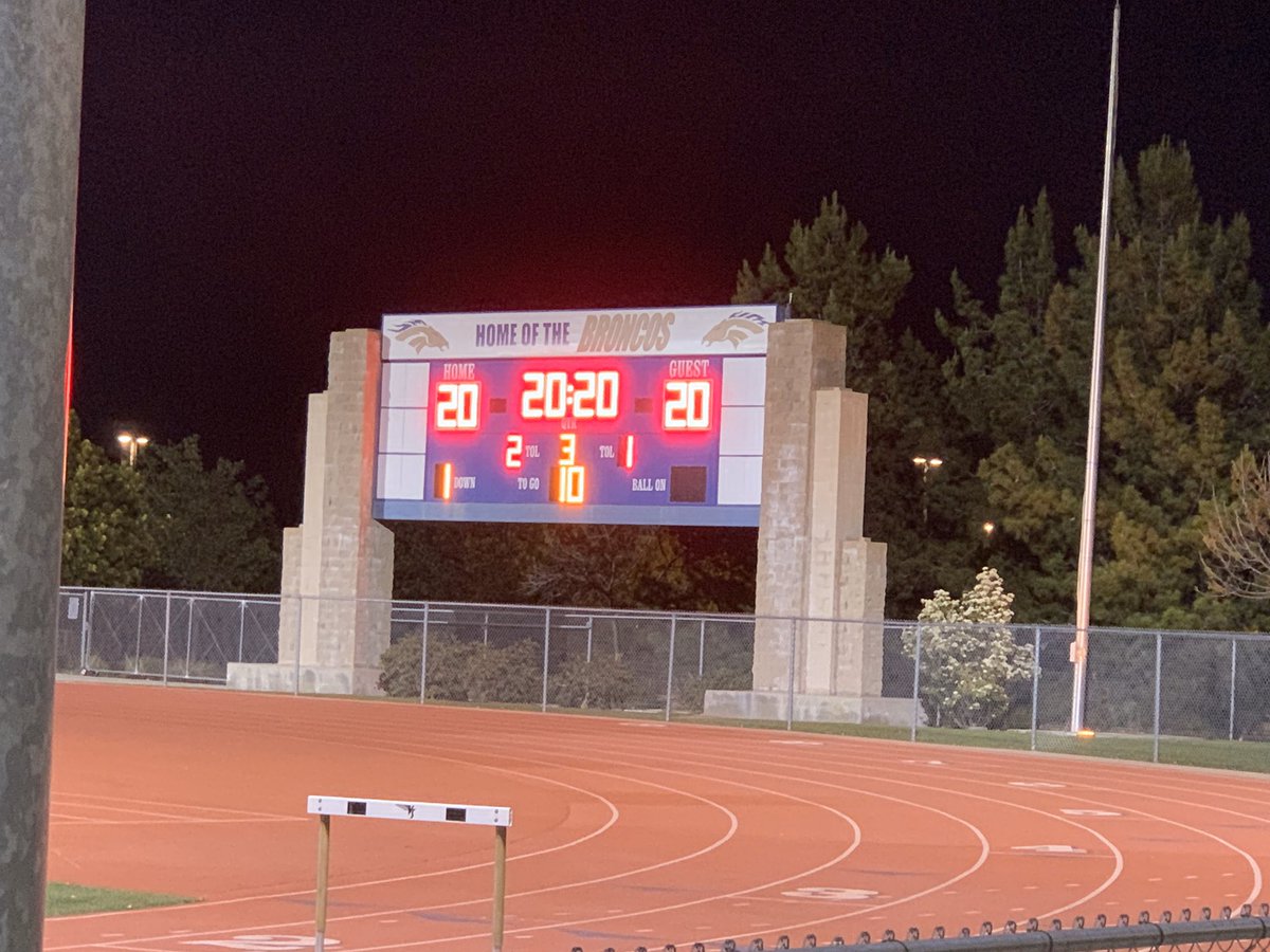 Scoreboard lights on tonight for 20 minutes from 8:00 to 8:20 (20:20 military time) in honor of the class of 2020!! #wemissourbroncos <a href="/CallMeEPJ/">Eric-Paul Johnson</a> <a href="/IEPreps/">IE Preps Magazine</a> <a href="/SportswithPep/">Pep Fernandez</a> @PEcom_preps