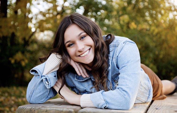 lcswimming_'s tweet photo. Senior Spotlight💙🎓
Name: Emily Soeka
Events: 500 Free &amp; 50 Free
College: Indians University Northwest🔴⚪️
Major: Dental Hygiene 🦷 
#RedHawks https://t.co/H0bnIuMAhR