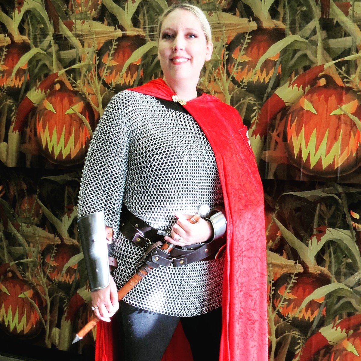 MsCassity's tweet photo. Feeling ultra nostalgic tonight after the #Merlinquiz, with all my favorites...@BradleyJames & the Knights of the Round Table. 🍻 Lots of laughs, personal stories, & tomfoolery. Perfect break from #QuarantineLife #FortheloveofCamelot #KingArthur #Merlin #Knights @RedemptionPaws https://t.co/i8QAOjbHIB
