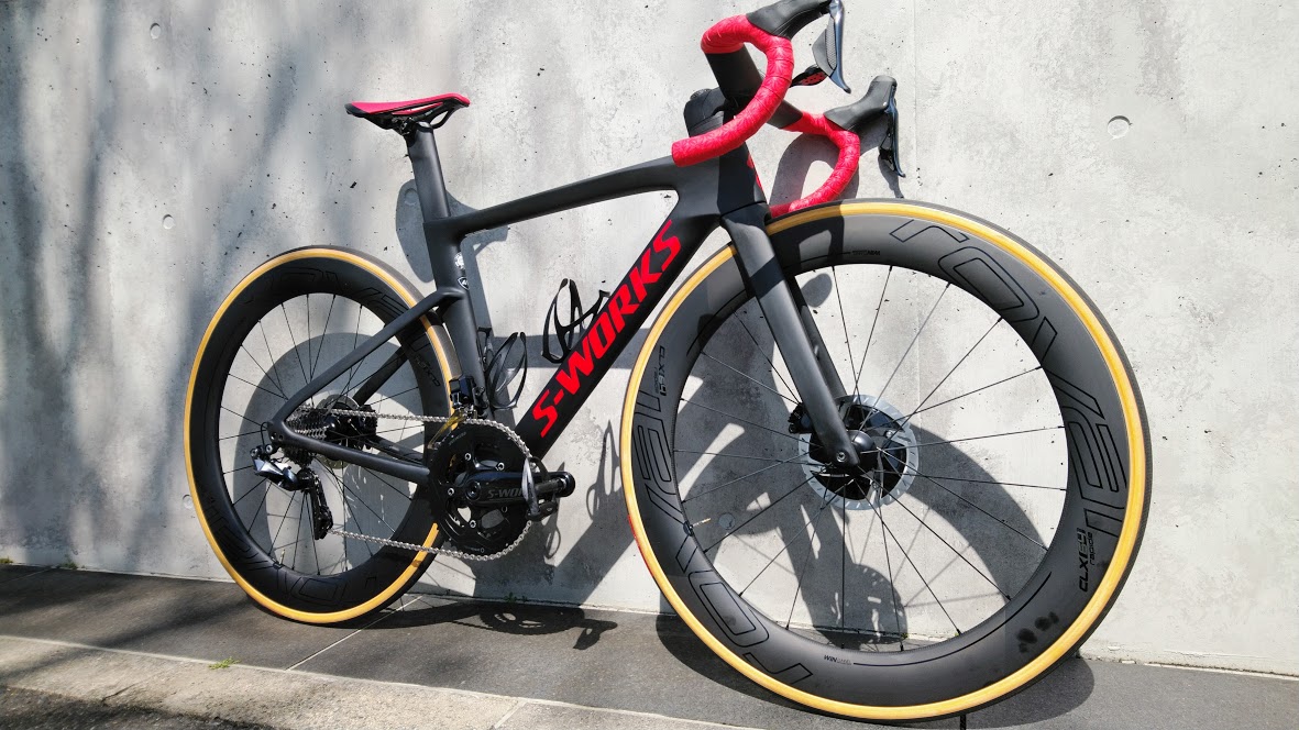 bikeshopforza's tweet photo. 2020 S-WORKS VENGE納車させていただきました。
ロゴはステッカーチューンでブラック×レッドに。
素敵なバイクの納車ありがとうございました。
※SW VENGEの52サイズ限定オファーも是非チェックしてみてください!
#specialized #sworks #venge #newvenge #roval #clx64 #shimano #セール情報 https://t.co/GiOWfFAAMK