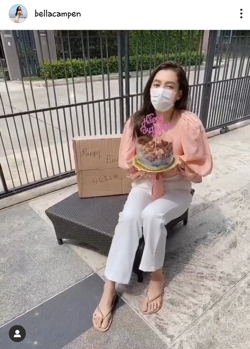 เค้กวันเกิดพิเวียร์ พิเบลล่าร้องอวยพรลงไอจี พร้อมบอกว่า "วางไว้หน้าบ้านแล้วน้า มาเอาเอง " 5555555555555555555555โถ่วอีโควิดเป็นเหตุที่แท้ เบิร์ดเดย์ออนไลน์กันไปจ้า