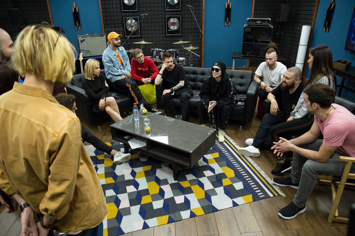 MarkoGiacomo's tweet image. #FLASHBACKWEEK 
🔥
Так сложилось, что у меня вышла неделя флэшбэков #Песнинатнт ладно продолжим её до понедельника 🔥👍 Кто самый первый напишет всех участников  на этих двух фото тот, победит какойто ностальгический прикольчик от меня! Паех 🔥🔥🔥 #ПЕСНИ @pesninatnt