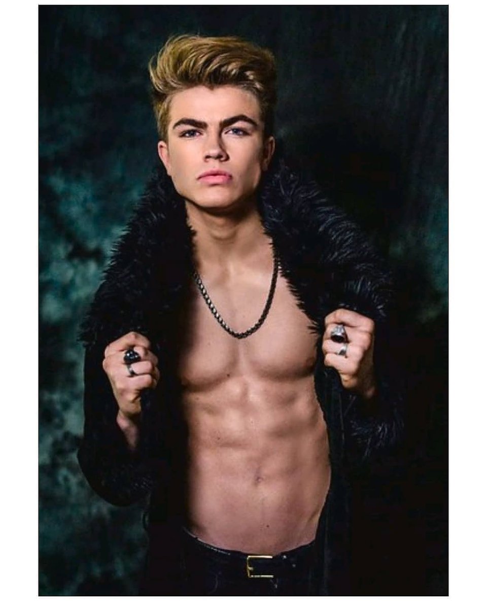 Maxangelfanoff's tweet photo. HAVE A NICE DAY💋💋💋
BY @spyrka_photography
Model @_maxangel28_
#photography #photoshoot #maxfamily #maxangel https://t.co/jH7cdIv14A