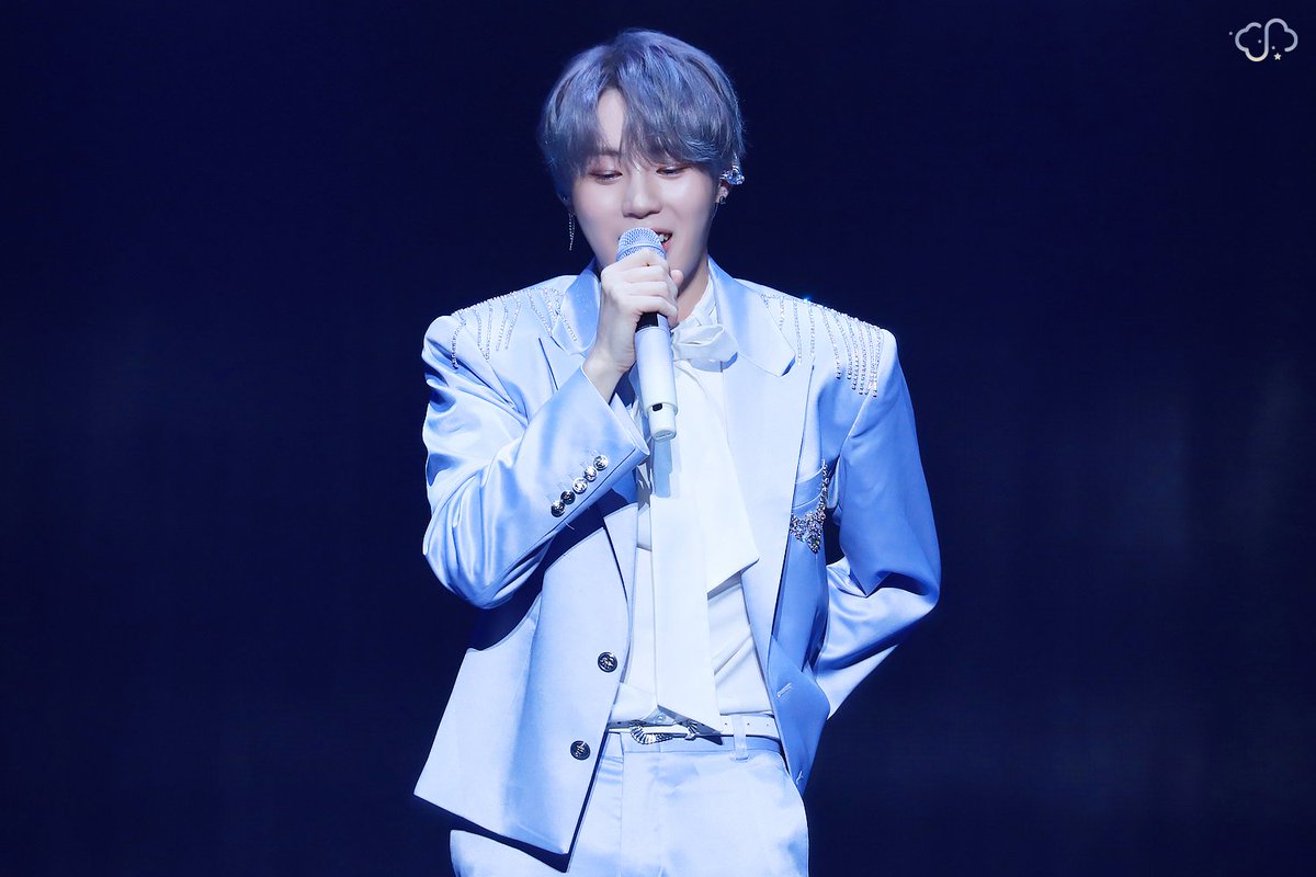 flower_woonie's tweet photo. ☁️하성운 콘서트 Dive in color 🌈

🎤너와나 그리고 Bluemaze🌊

타래로..
#하성운 #HASUNGWOON #HANEUL #Diveincolor #Bluemaze #셍민수
#애쉬셍탄이 #하성운인형 https://t.co/oFEZ0cl2al