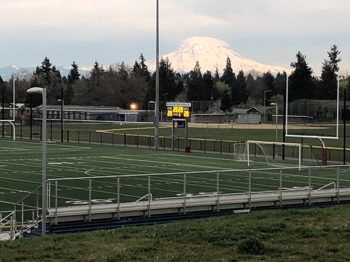 audg86's tweet image. Wilson was looking a little extra beautiful tonight. But now I miss sports a little extra too.