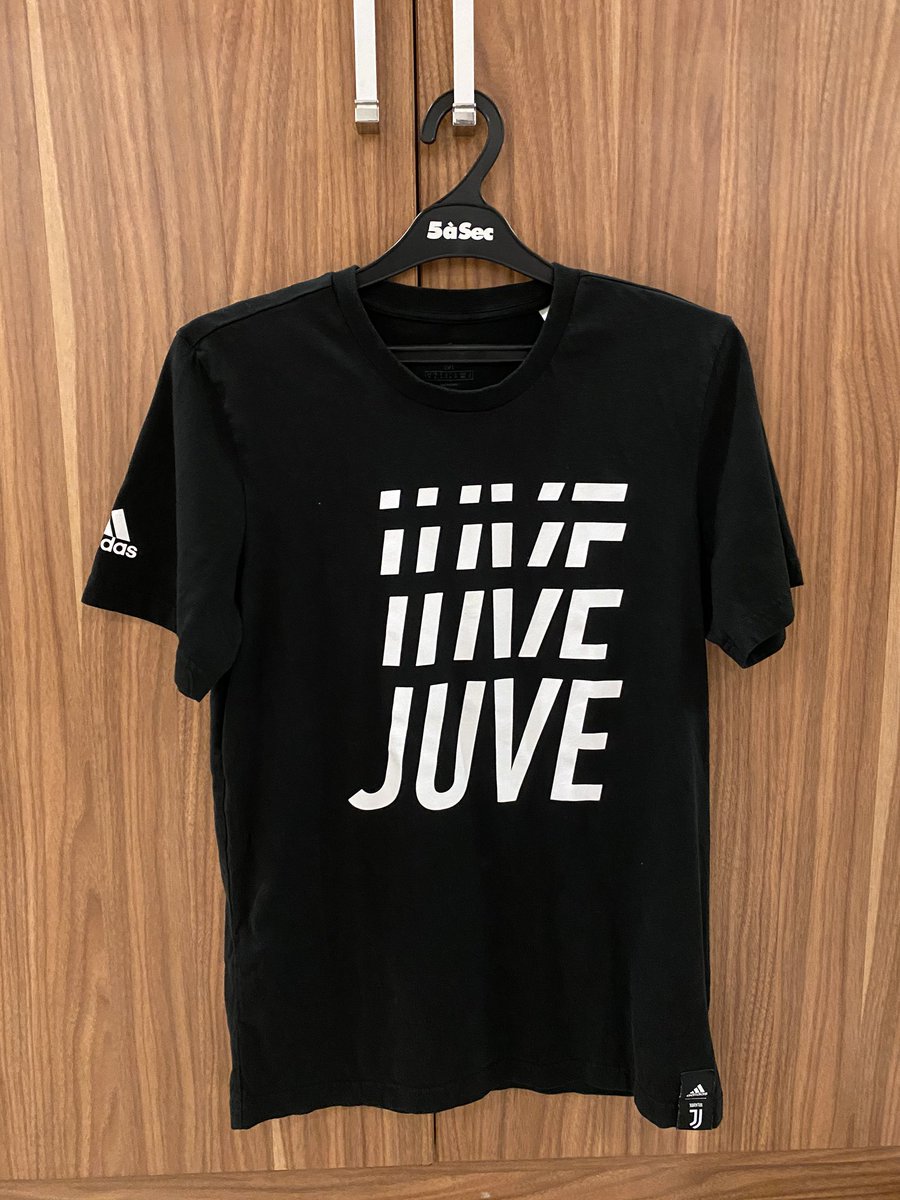 f00tballmaniac's tweet photo. #JOR1 

Adidas Juventus Tee official product 
size M
MINT baru dipake 2x no minus

OB: 70
BIN: 250 https://t.co/2bOeWVdbEy