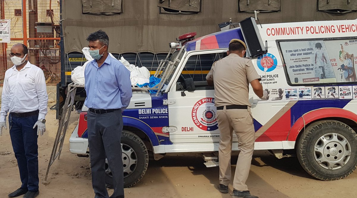 FoundationLadli's tweet photo. @DCPDwarka Distributed #BabyMilkPowder #Lactogen #PersonalHygieneKits &amp; #OneMonthRation for 276 Needy People at #GoylaDairy Supported By  @PetronetLNGLtd @FoundationLadli
@CPDelhi @LtGovDelhi @NITIAayog @PMOIndia https://t.co/33mN15X0BE