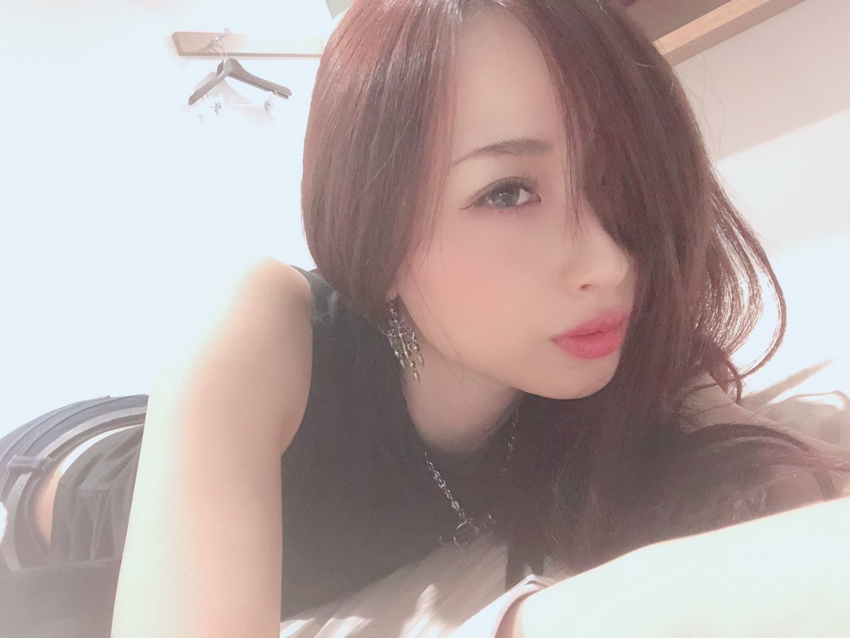 未羽 على تويتر ここあちゃんから Co2adarts から 最近ヒッキーで自撮りしないから ちょっと前の写真ばっか 3年前の 自撮りとか載っけてみますw 自撮りつなぎ えっと 自撮りつなぎですが したい人してくださいwww