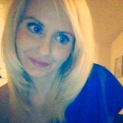 Shannon46900120's tweet photo. Feeling my #bluejumpsuit #thisishowiquarantine 💁 https://t.co/VYBDUYSWf5