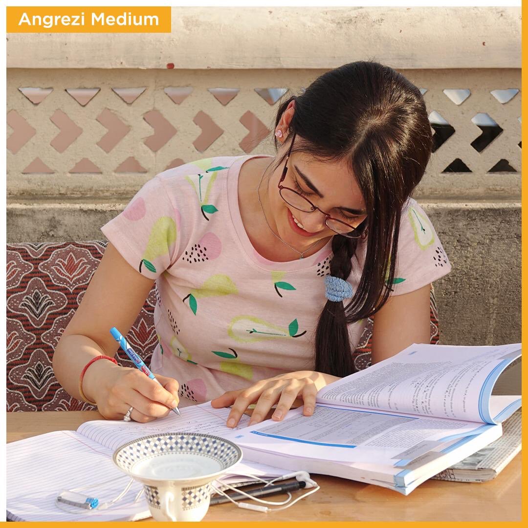 MaddockFilms's tweet photo. It’s your choice! 
P.S. Sleep boosts your productivity! 😛
#AngreziMedium streaming now only on @DisneyplusHSVIP: https://t.co/dhY3FumOMJ

@Irrfank #KareenaKapoorKhan @radhikamadan01 #DeepakDobriyal #DineshVijan #HomiAdajania #DimpleKapadia @RanvirShorey @TripathiiPankaj https://t.co/tDFOvMzfmH