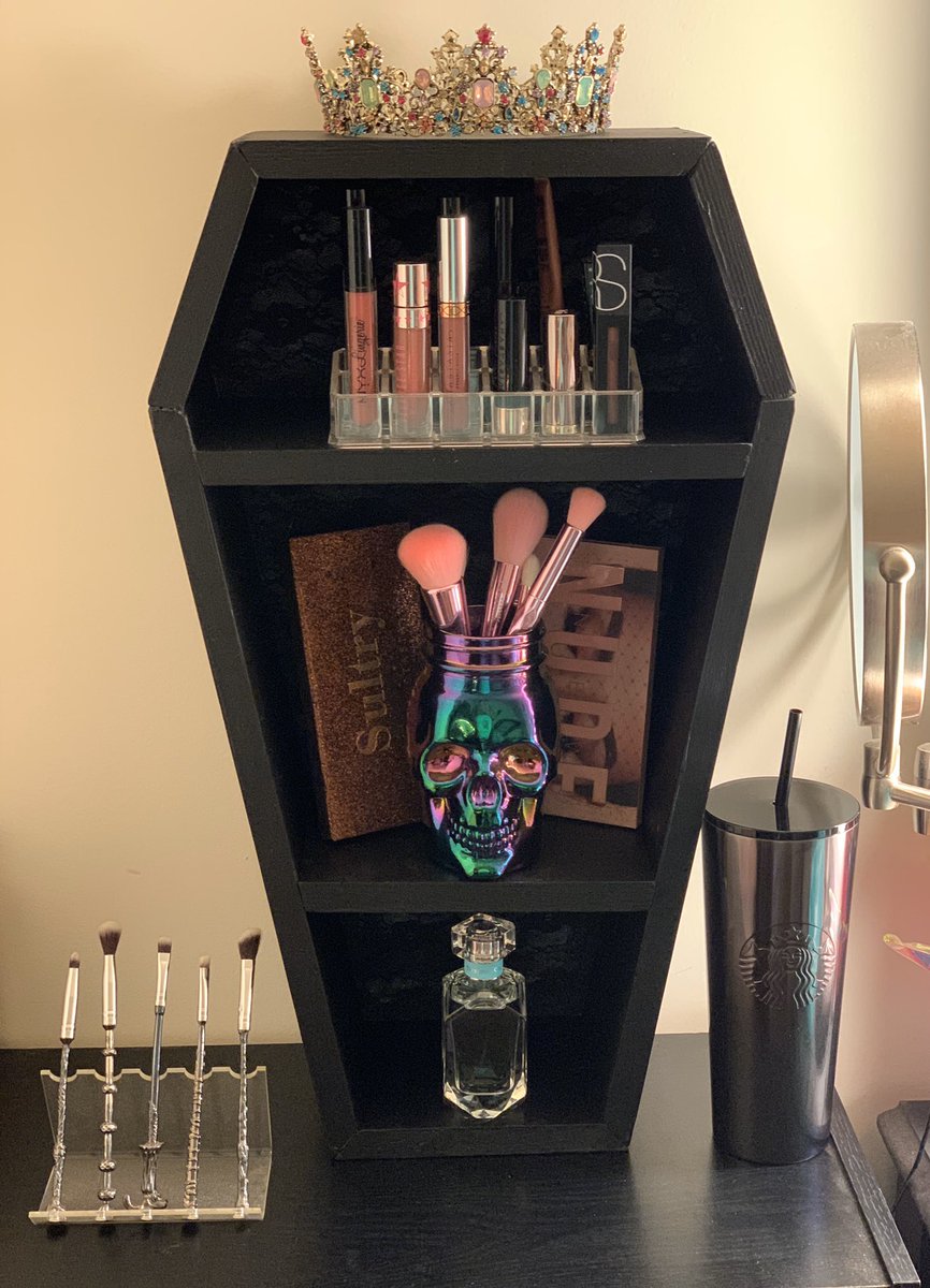 24kJess_'s tweet photo. I was told to just buy one like it, let someone else do it, &amp; to let people help me. I’m not going to lie and say it was easy but damnit, I BUILT THIS SHIT!!! From 2 pieces of wood!! yessir!!! #CoffinMakeupShelf #handmade #proud https://t.co/pbSRy6ovoG