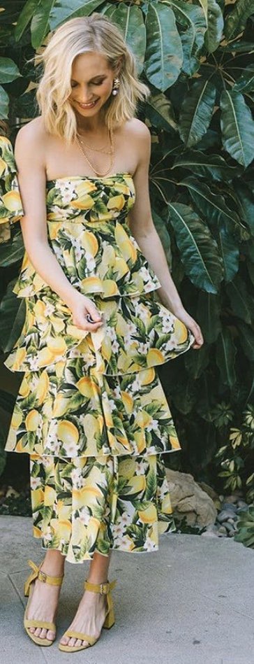 She always looks so good in the ShowMeYourMumu shoots