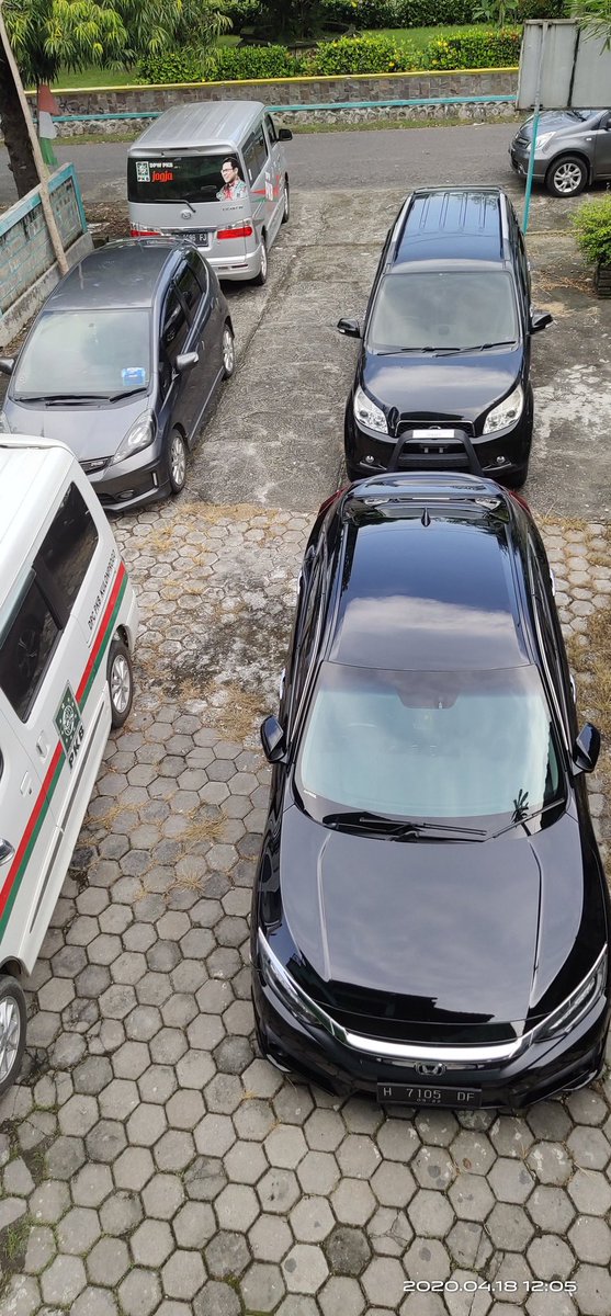 Ketua DKC Garda Bangsa Kulon Progo membagikan bantuan sembako bantuan dari DPW PKB DOY utk masyarakat yg membutuhkan 
<a href="/cakimiNOW/">A Muhaimin Iskandar</a> 
<a href="/Gardabangsaa/">Garda Bangsa Media</a> 
<a href="/dpwpkbdiy/">DPW PKB DIY</a> 
<a href="/Sihabud17597464/">Sihabudin</a>