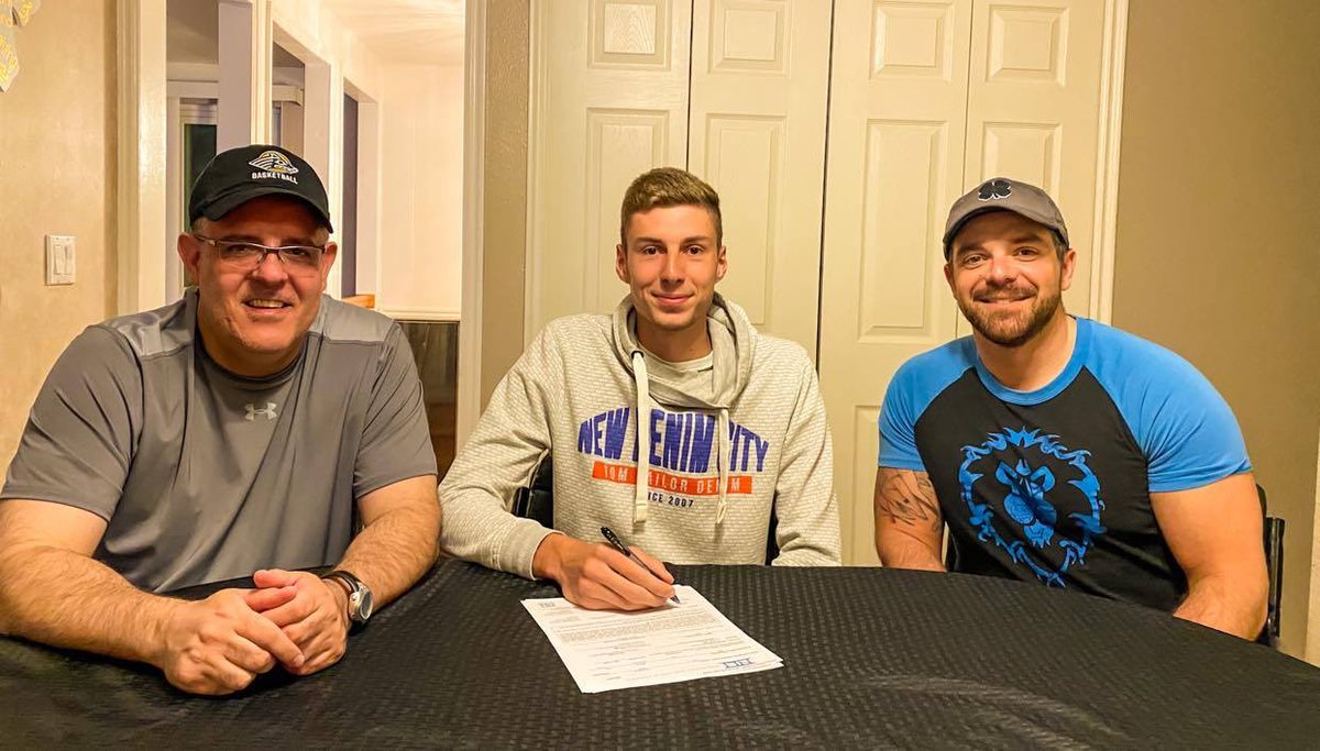 VojtechRuzek's tweet photo. Excited to announce that I’ve signed and committed to University of Alaska Anchorage. First off I’d like to thank my family for always supporting me. Thank you to all my coaches for constantly pushing me. I’d also like to thank the coaches from @UAAMBB for believing in me. https://t.co/wLqyuYvRyF