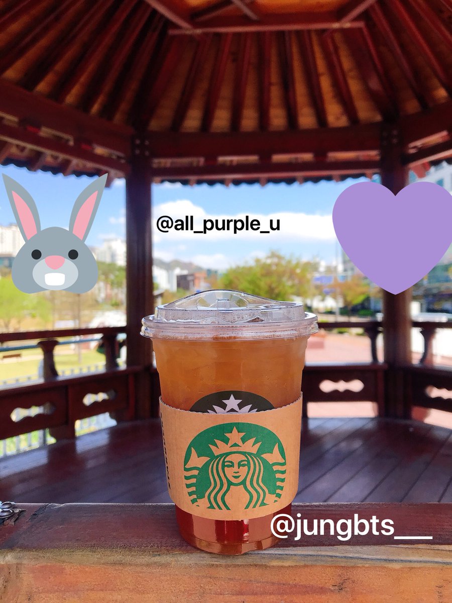 all_purple_u's tweet photo. 울쩡어리가 준 스벅깊티💝
맛있다는 돌체콜드브루를 받았는데 커피를 못 먹는 나야..😂 대신 스벅 최애메뉴 자몽허니블랙티로 마실게🧡
방방콘 보면서 당 충전 완료!! 고마워🥰❤️💜 달달하고 행복한 하루야••
@jungbts____ 

#방방곡곡방방콘 #방방콘 #방에서즐기는방탄소년단콘서트 @BTS_twt https://t.co/7jRLie2Orv