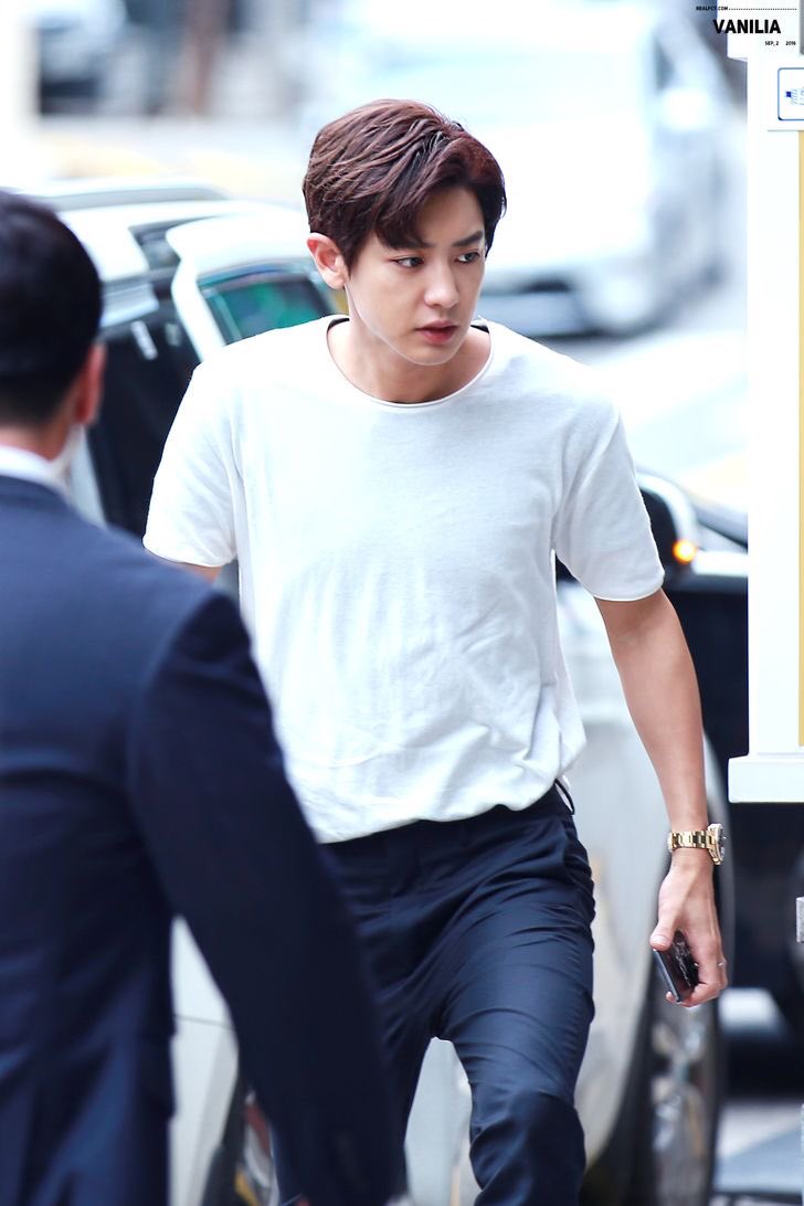 White T-Shirt is always Good
