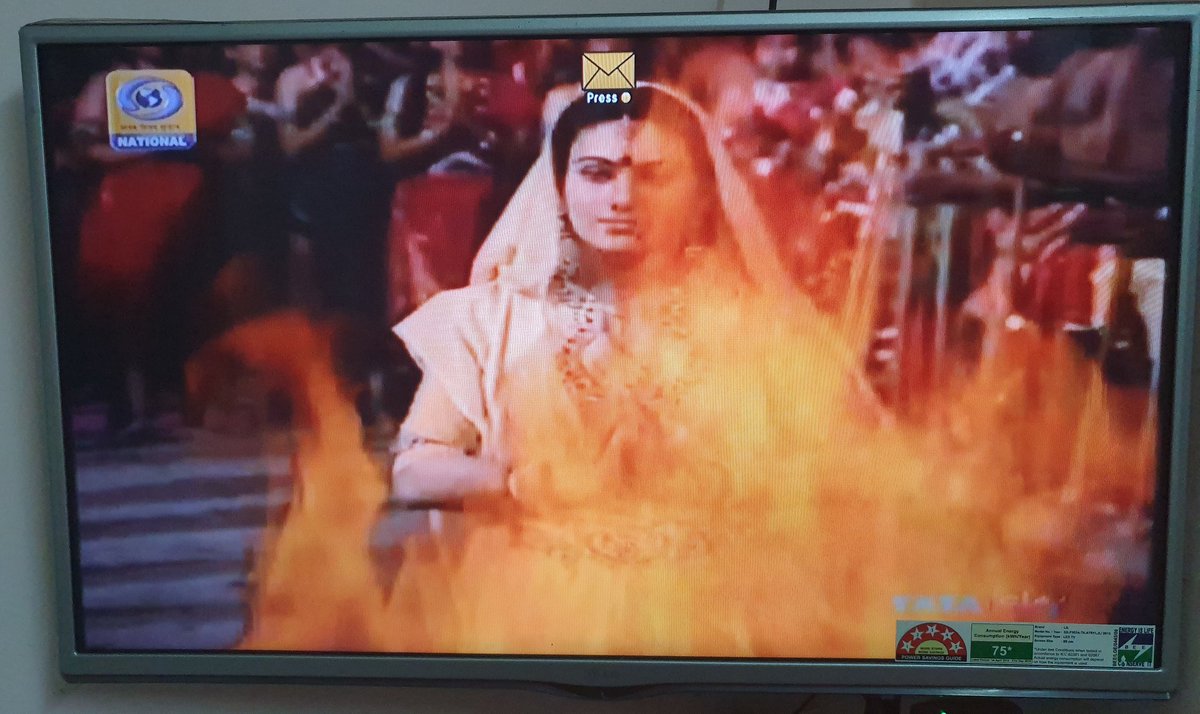 sank256's tweet photo. #Ramayan on @DDNational Chhaya #Sita embracing fire is truth behind #Agnipariksha .My whole life has been a lie until now. #ShriRam @LahriSunil @arungovil12 #Quarantine @Ajitdovalkumar @desimojito #RamayanReturns @arungovil12 @seriousfunnyguy @JohnyPatil @ChikhliaDipika #SiaRam https://t.co/WKckUNRn03