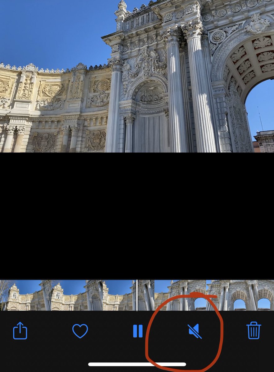 malikdinata's tweet photo. @bugboybaker My usual setting for travel vlog is almost exactly the same, but without the black 2-in-1 lightning adapter/splitter. Also, maybe check that your playback is not muted and the phone is not in silent mode. Perhaps worth trying. https://t.co/3iUlClsD2n