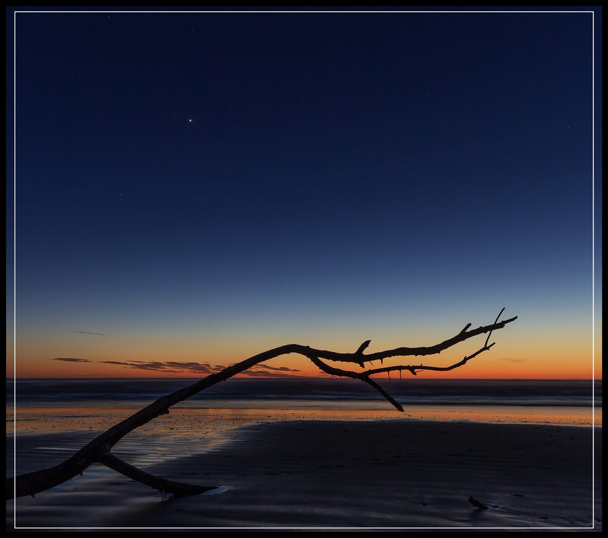 fozzi_dk's tweet photo. Sunset at the beach of Tornby, Denmark
.
#sunset #sunsetphotography #tornby #tornbystrand #canon6d https://t.co/9oaehhV2rf