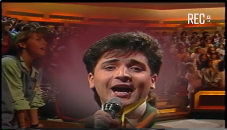 RECTV13's tweet photo. ¡Qué bella voz de @Luisjaraoficial 😍! Esta semana en #SábadosGigantes fue el encargado de iniciar #SolterasSinCompromiso recordando sus mejores hits junto a @DonFranciscoTV https://t.co/EwipXOLNE7
Revive lo mejor de nuestro programa familiar a las 16 hrs, sólo por @RECTV13 ☺📺 https://t.co/2L7w4ucZ5Q