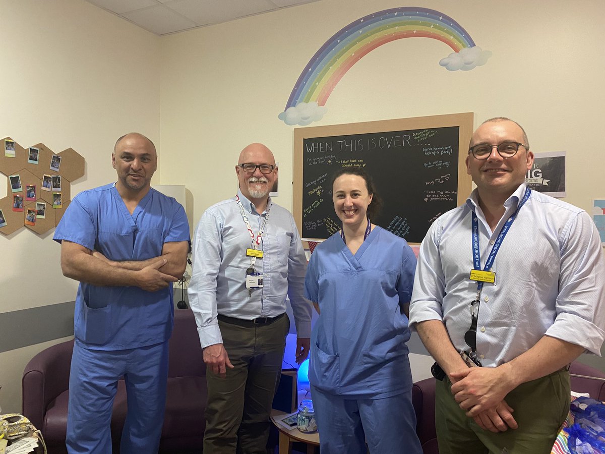 lovelyann0320's tweet photo. Thank you for visiting us @gavinUHDB 🌟 The support from @UHDBTrust has been incredible &amp; we are glad to see that as a trust you have ensured that staff are valued and cared for too 💞 #CaringForThoseWhoCareForYou @CarolineSwan16 https://t.co/tIs7H3N1tM