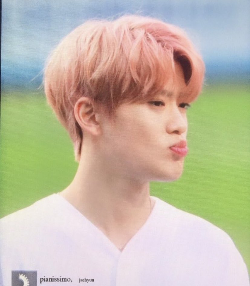 Tiny jaehyun details; a thread