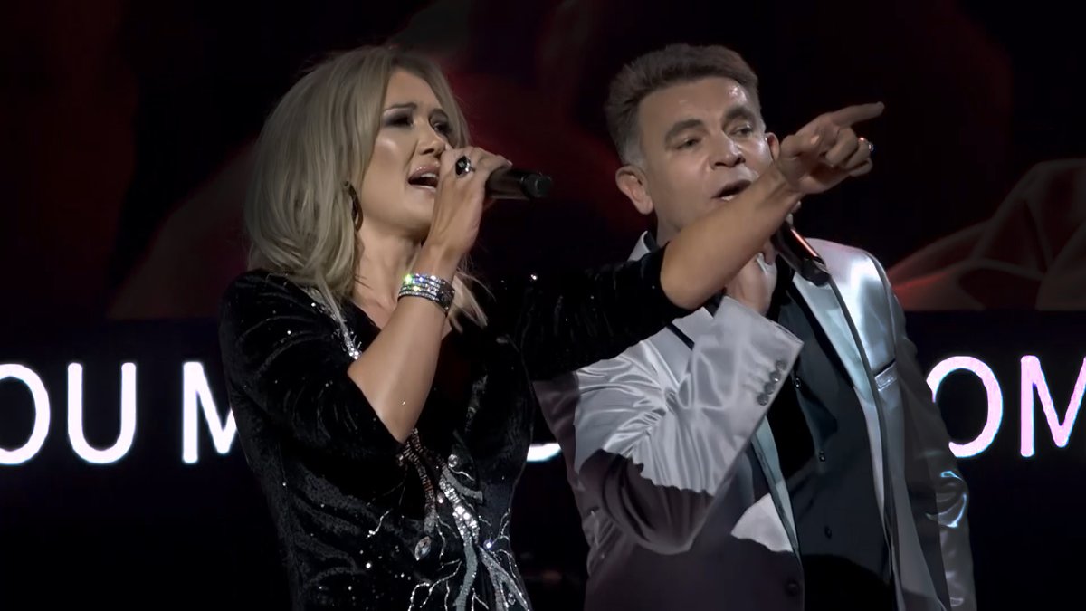 SelectMusiek's tweet photo. Vir die mense wat nog nie weet nie.
#Krone6 se #TheunsEnJuanitaMedley is nou uit op YouTube 👑🙌Kyk hier 📢 https://t.co/mmDV1VRxdH https://t.co/z9OZPswTnc