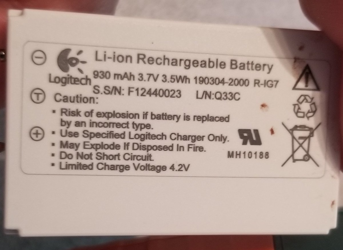 and the battery does say it's supposed to be 3.7 voltsSo that's weird. I figure there's some problem with the contacts, or maybe the remote is just fried internally.