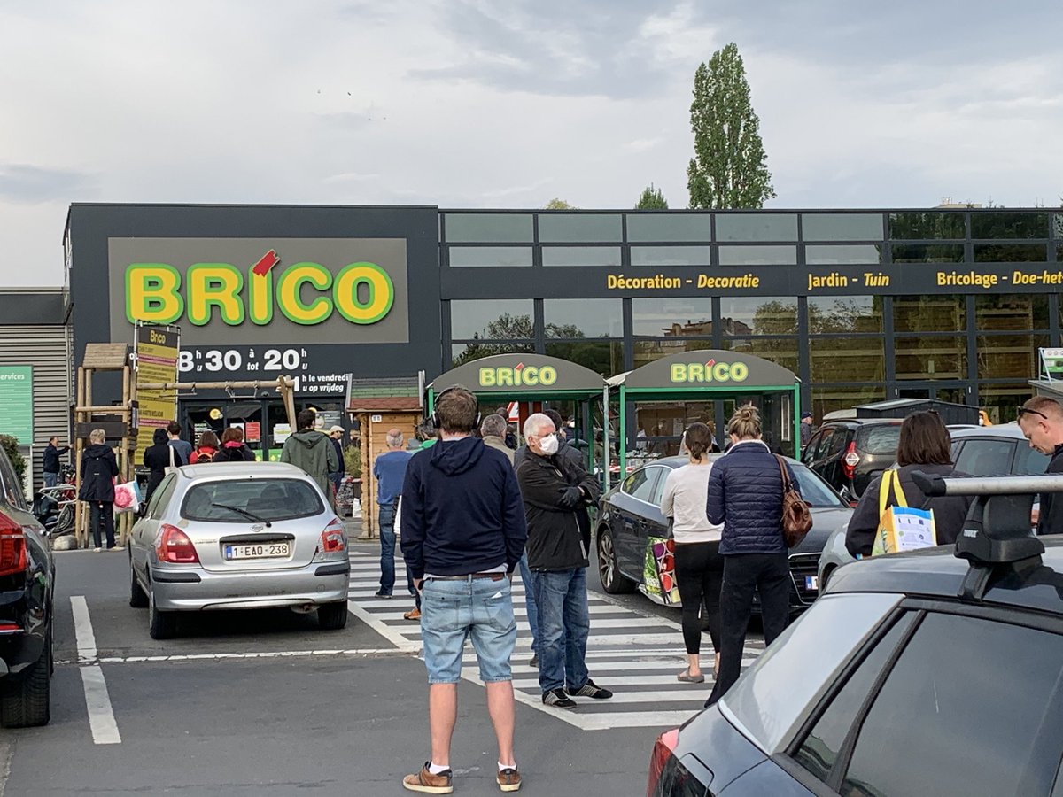 Les files s’allongent !