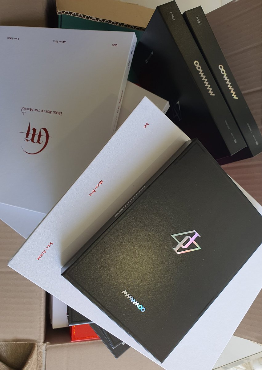 4시 17분 이벤트!🦋

금일 오후 4시 17분에 전시회를 방문해 주시는 분들께는 개봉 앨범을 선물로 드립니다!
(선착순 증정!)