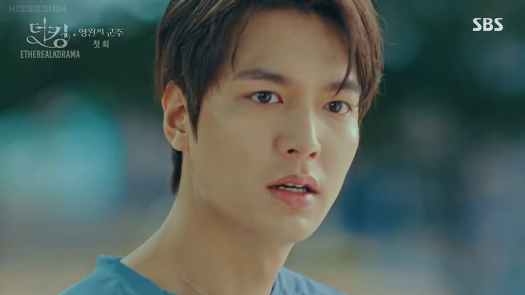 etherealkdrama's tweet photo. one episode in and we’re already blessed with these visuals https://t.co/RdidQ47SdG