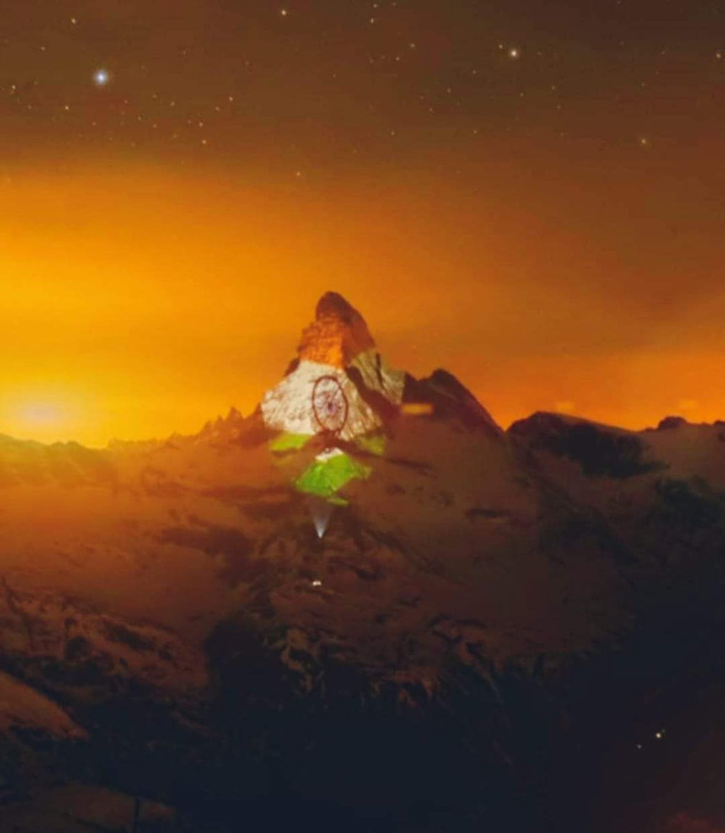 shuklasaurabh23's tweet photo. The majestic Matterhorn adorns Indian flag to show its goodwill and solidarity in our fight against coronavirus. 🇮🇳⛰️😍
#Switzerland #coronavirus #covid19 #travel #solidarity #Swiss #swisstours https://t.co/gEdPJmUGtc