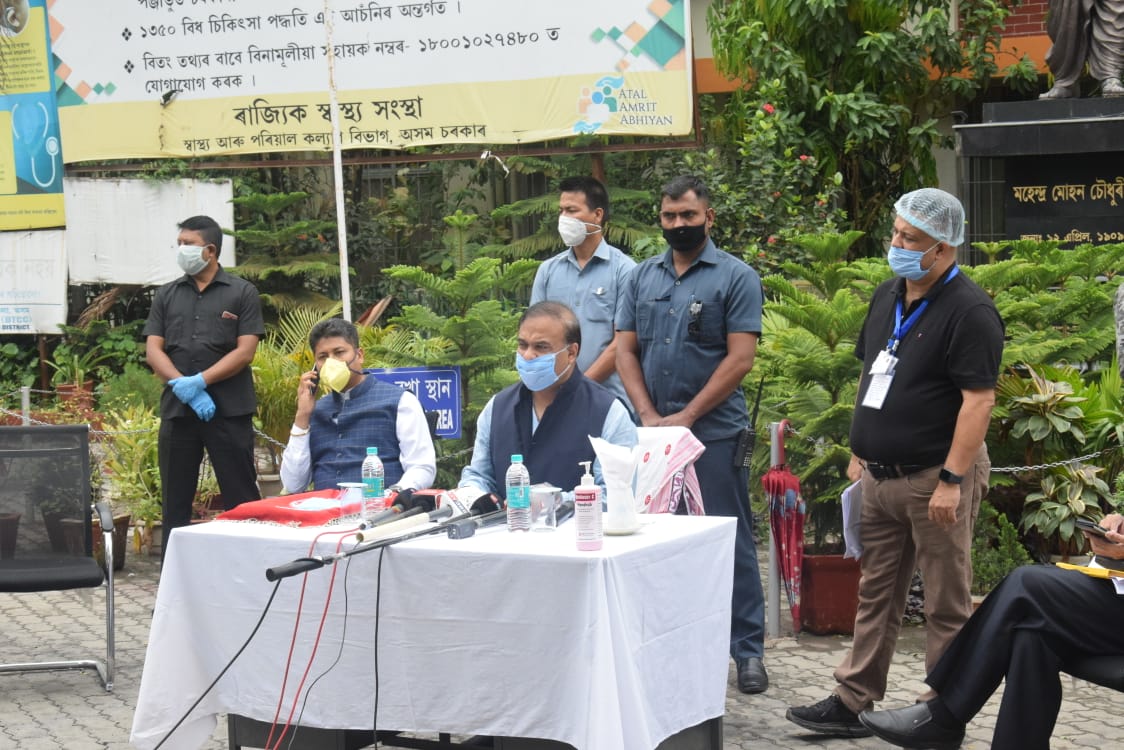 himantabiswa's tweet photo. Pleased to share that I &amp; MOS @Pijush_hazarika monitored discharge of 2 #COVID patients today - Md Arshad &amp; Md Rizuwan - from MMCH after their 4 successive tests came as negative. They will now be sent for home quarantine. 

Total cured patients in #Assam - 11 https://t.co/2ASaCiNCip