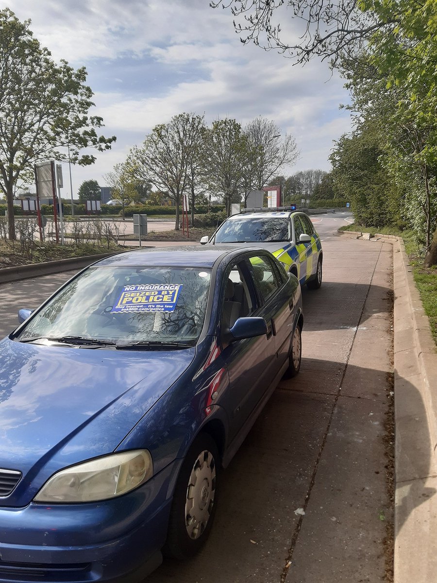 NWmwaypolice's tweet photo. One from yesterday from our #HT95 @CheshireRCU
#NoInsurance
#NoCar
#ItsThatSimple https://t.co/XC4ydvf3Fa