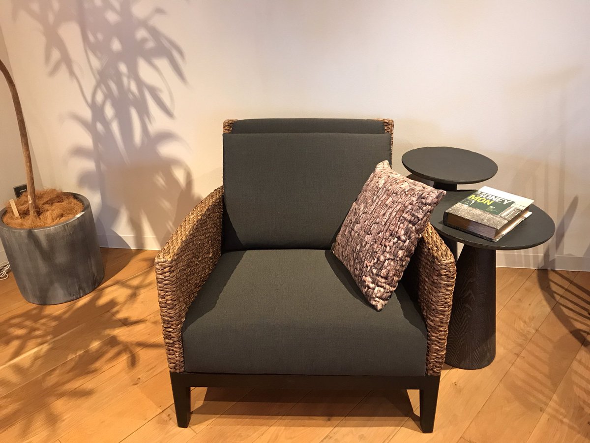 Re Barrack Interior V Twitter アジアン家具を代表する高級アジアブランド Yotaka ヨタカ 中でもゼク アームチェアは ヨタカのコンセプトでもあるアジアンモダンというスタイルを見事に体現した そのスタイル 品質 座り心地すべてにおいて世界中から高い