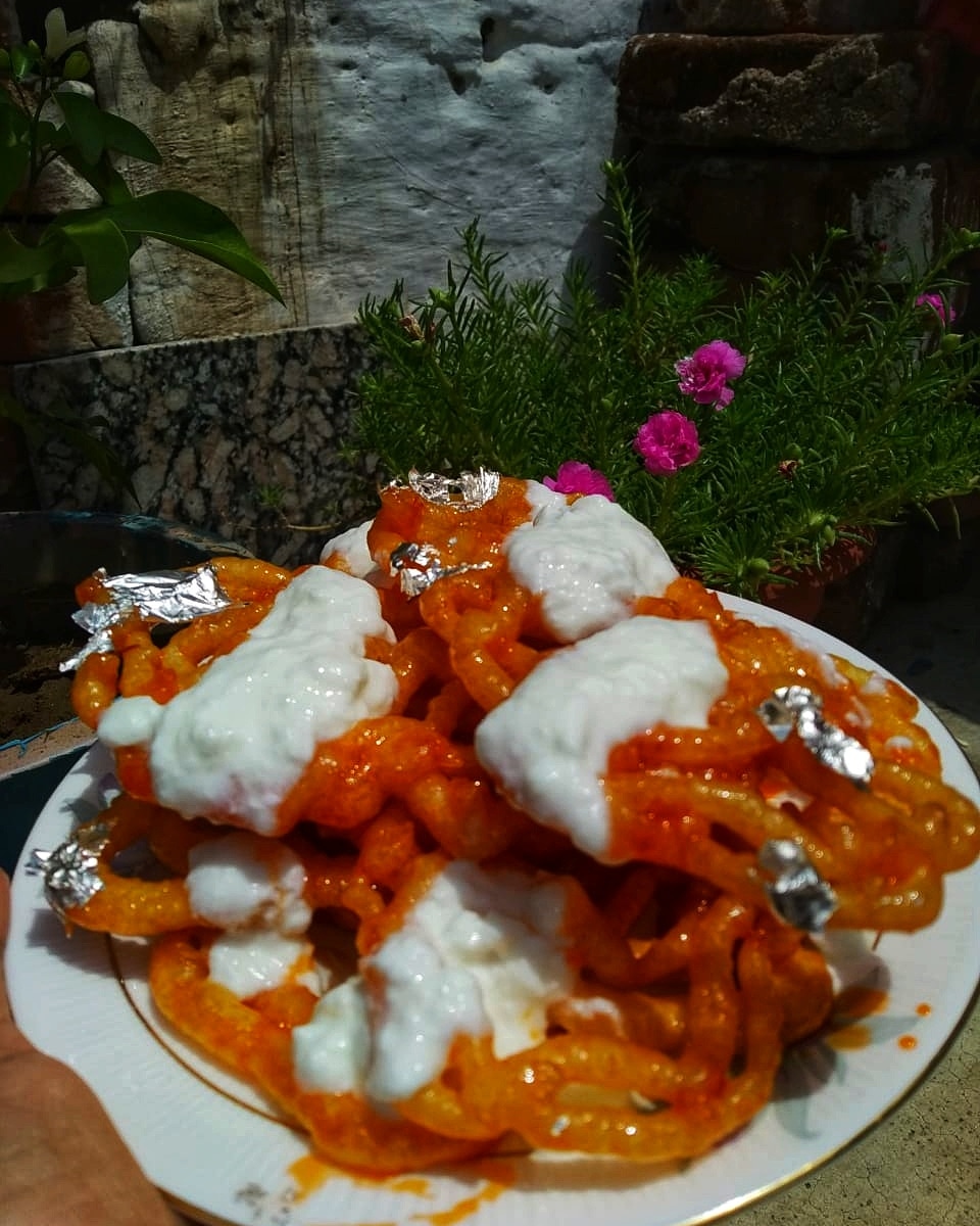 FoodJhansi's tweet image. 😍😍😍😍 home  made jalebi with home made dahi😍😍
Made by me 🤗
Anyone else craving for #dahijalebi 🤤🤤🤤
Follow 
@jhansifooddiaries 
For more mouthwatering updates 
Use 
#jhansifooddiaries 
To get featured 
.
.
.
Follow on
Facebook💙
Instagram 📸
Tiktok 💃
@jhansifooddiaries