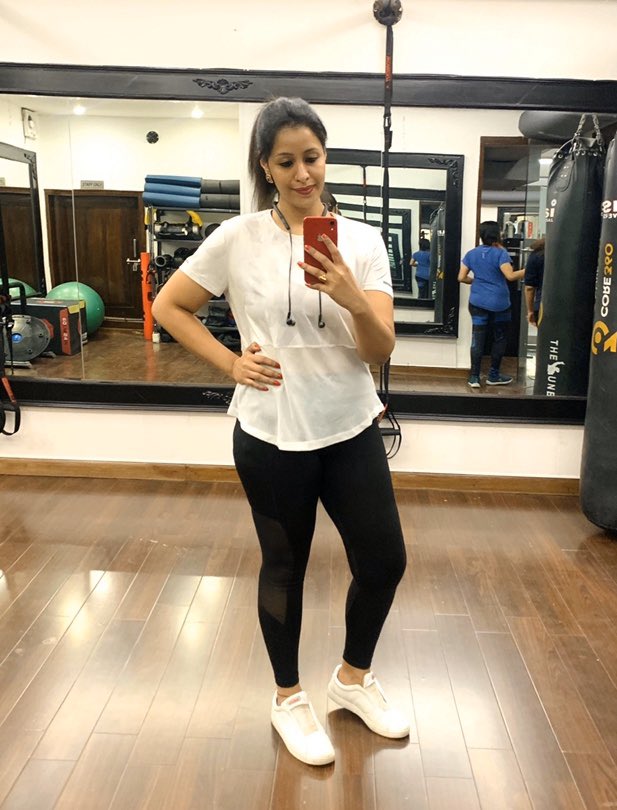 From waist size 38 to 30 - This is what happens when you don't give up. #SaturdayMotivation 😇