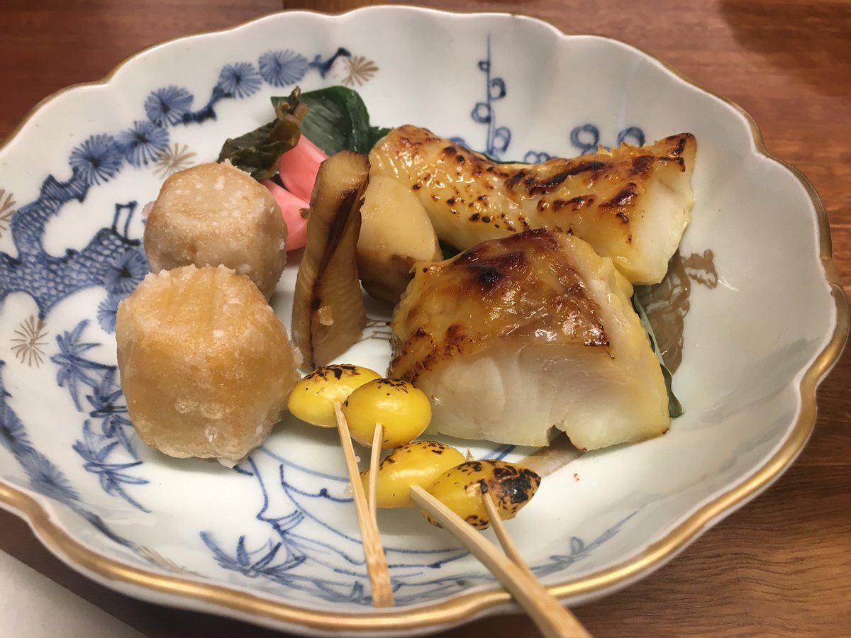 DiningWOBorders's tweet photo. So far the best fine dining delivered home has been Minamishima x chotto at home. Short ribs and hoba miso, black cod and a decadent chirashizushi with chutoro, charred flounders fin amongst other delicious things https://t.co/hNr8nGQg5M
