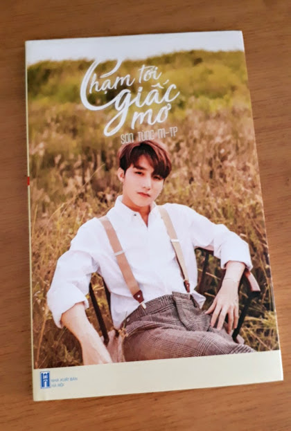 minhkhue5794's tweet photo. Day 8:
"Chạm Tới Giấc Mơ" của bạn Tùnnnnn
Sách đọc hay, ý nghĩa cực kì ~~
😻😻😻
@sontungmtp777 @theochanbetunfs
#30days_sky_challenge
#30daysskychallenge
#sontungmtp #MTP #MTPent #SkyMTP #Sky https://t.co/i1CsNHpc3r