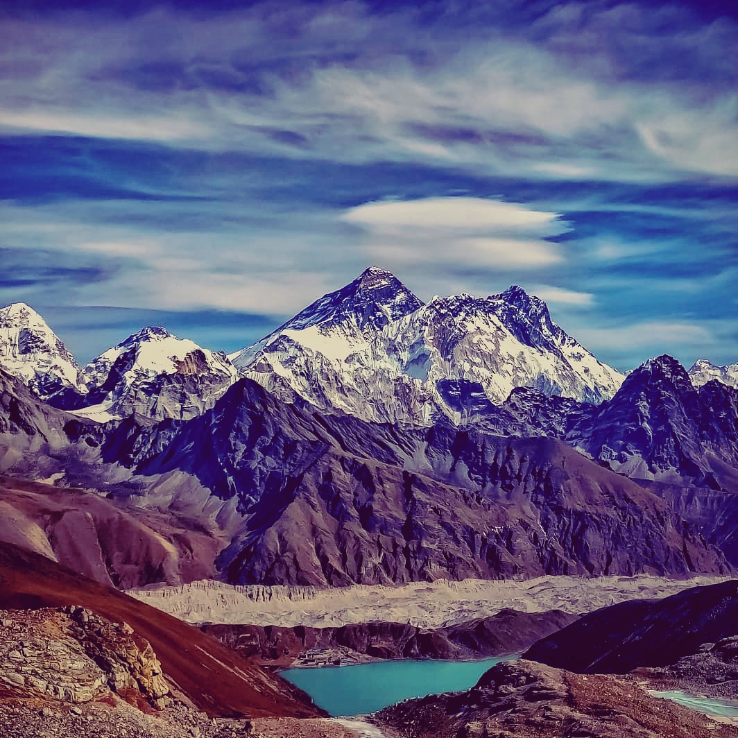 विश्वासचाहिँ आशा गरिएका वस्तुहरुको     
निश्चयता  र
नदेखिएका कुराहरूको प्रमाण हो।