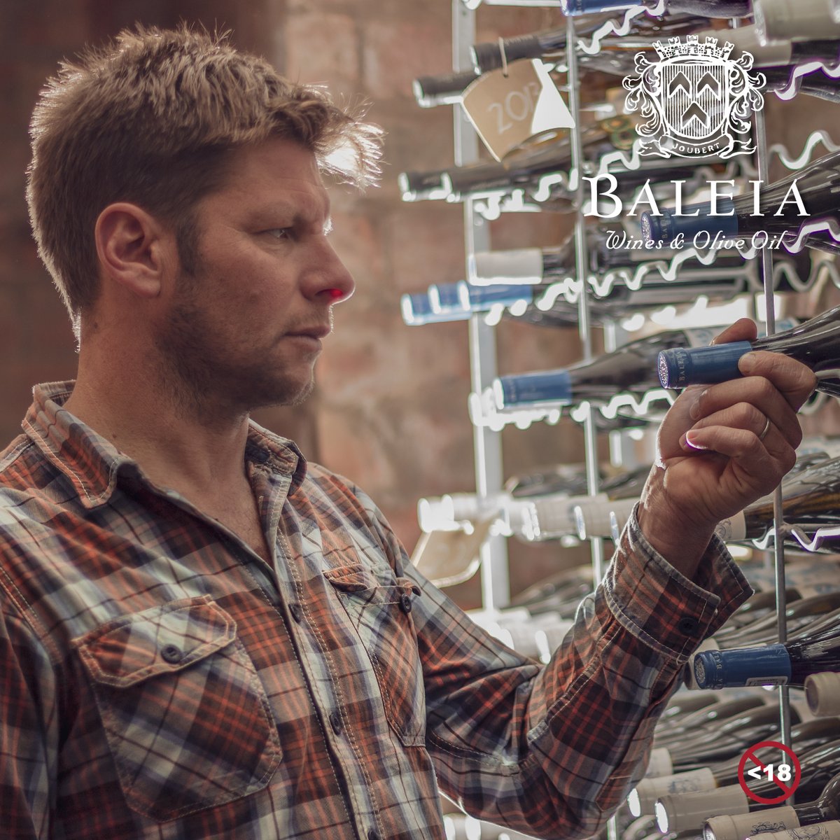 We’re going live in 1 hour! Grab your glass of red &amp; join us for a wine tasting with Baleia winemaker Gunter Schultz. 
Don’t miss it &amp; taste along at home. 
Join us here: baleiawines.com/live-stream/ 
#LockdownLivestream  
#livestream #winelover  
#AloneTogether 
#winetasting