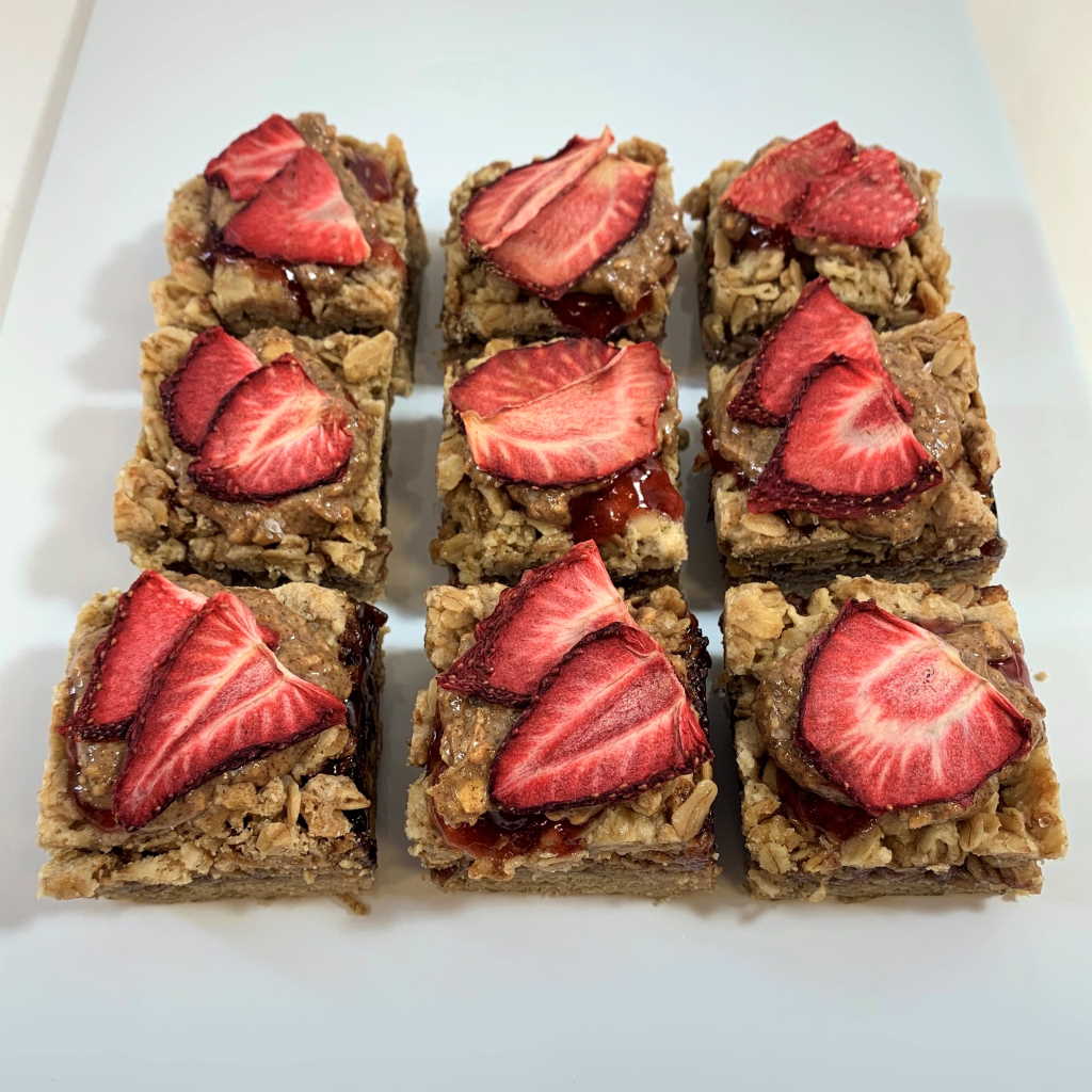 torte_cakes's tweet photo. Hope you’re keeping safe. We're still working away, our Classic & #vegan Lucky Dip #flapjack collections, all #glutenfree, are avail as 6 or 12. Free local #doorstepdrop or via #royalmail.
#sheffieldissuper #treats
#Lockdown just got more delicious😋
https://t.co/FrydYwLssx https://t.co/Oae66PxFz7