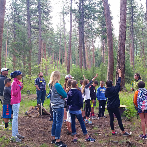 Whether you love national parks or forests, kick off #NationalParkWeek and #NationalJuniorRangerDay by enjoying a recent #JournalofForestry article on the role of youth in national forest monitoring. #FindYourPark bit.ly/3cA5dsU