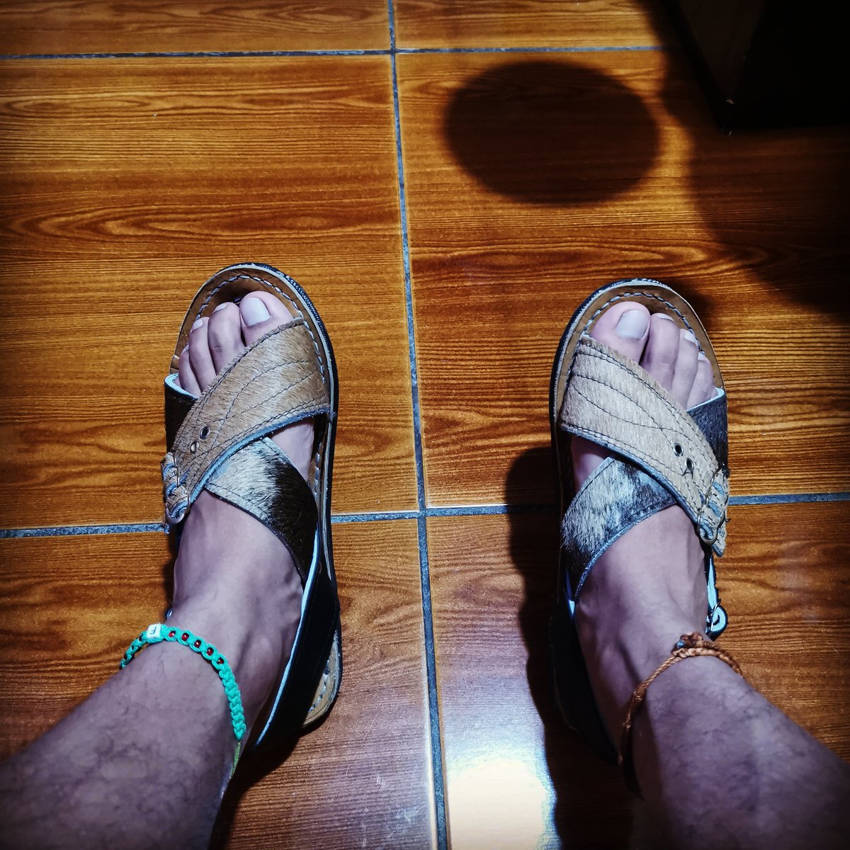 ArahaelFernando's tweet photo. ¡Vámonos a pasear, buenos días! #huarachudo #huaraches #huarachescruzados #guaraches #guarachesmexicanos #huarachesmexicanos #guarachudo #patasdevato #piesmasculinos https://t.co/w0h6m5Yf4Q