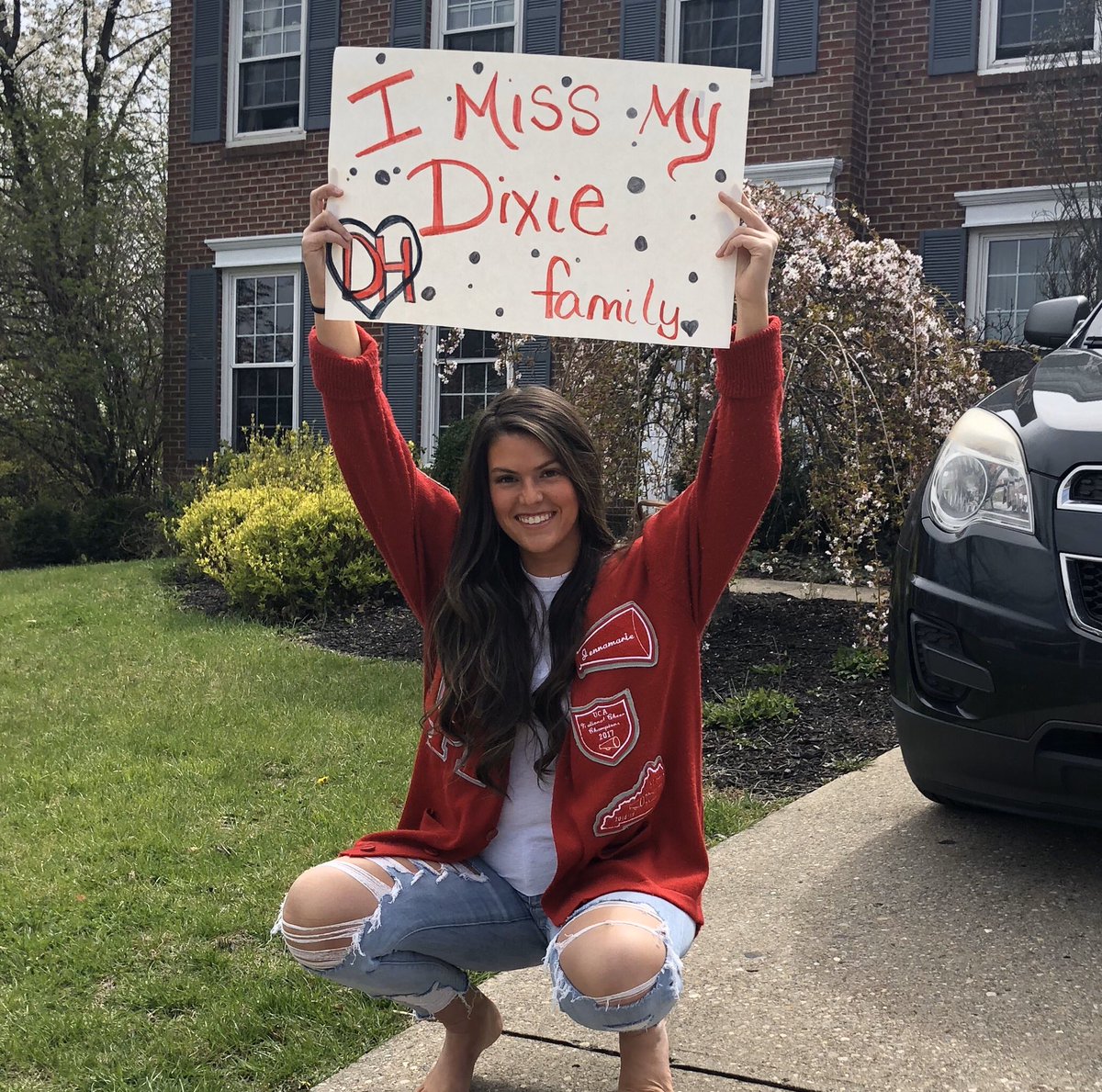 dixie_2019's tweet photo. Missing our Dixie peeps!!!! @DixieHeightsHS @Dixie_Principal https://t.co/tDwQ8vV5uu