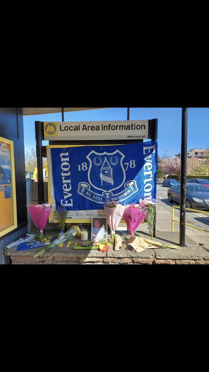 Good afternoon and welcome to #ToffeeTakeover a space for Evertonians to talk Toffees on a Saturday.
We would like to begin today by stressing our collective sadness at the death of Evertonian Brian Boggild Snr.
Station Master at Crosby Merseyrail Station. 
Our condolences 
#RIP