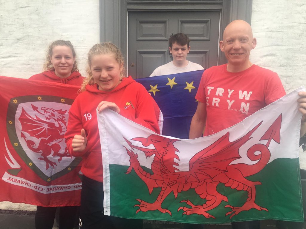 RhodriLlwydMorg's tweet photo. Cefnogwyr #annibyniaeth #indyWales yn #RaliTลทNi #Llandre #Aberystwyth #Ceredigion ๐ด๓ ง๓ ข๓ ท๓ ฌ๓ ณ๓ ฟ๐ด๓ ง๓ ข๓ ท๓ ฌ๓ ณ๓ ฟ๐ด๓ ง๓ ข๓ ท๓ ฌ๓ ณ๓ ฟ๐ด๓ ง๓ ข๓ ท๓ ฌ๓ ณ๓ ฟ๐ด๓ ง๓ ข๓ ท๓ ฌ๓ ณ๓ ฟ https://t.co/EJ9XbQypoj